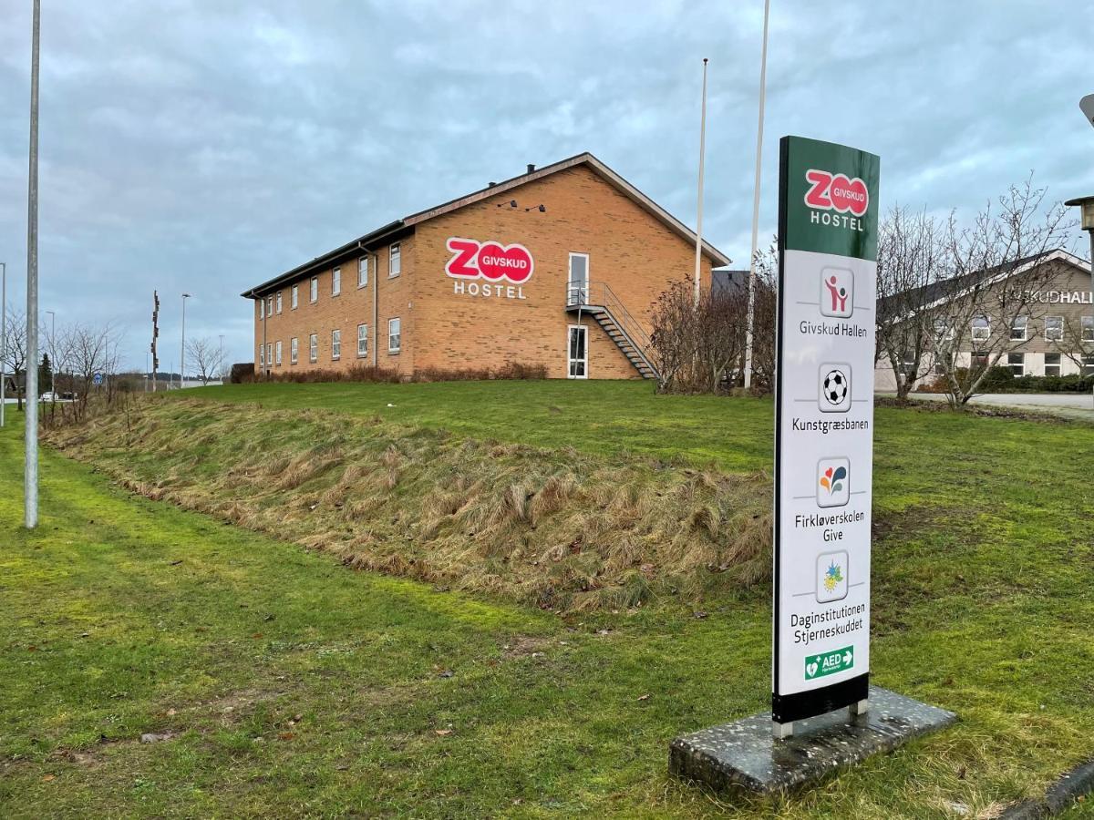 Givskud Zoo Hostel Exterior photo