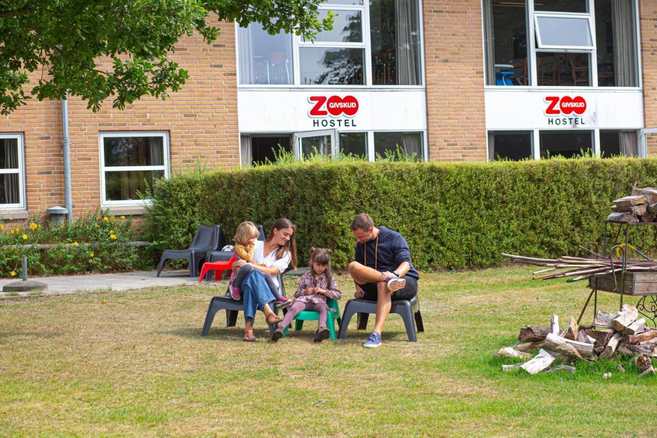Givskud Zoo Hostel Exterior photo