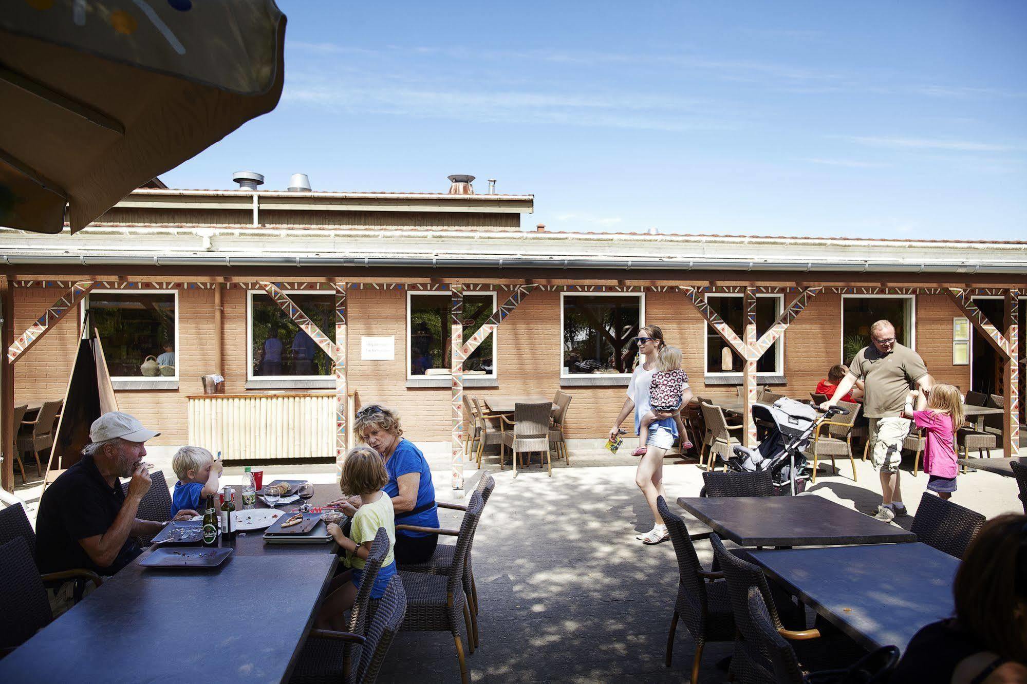 Givskud Zoo Hostel Exterior photo